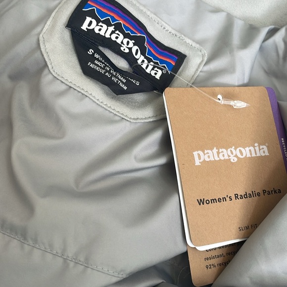 NWT Patagonia - Radalie Insulated Parka - Women's - silver / gray - size small - Picture 2 of 4